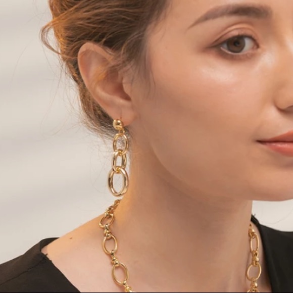 💛Gold plated round dangle earrings - Picture 2 of 6